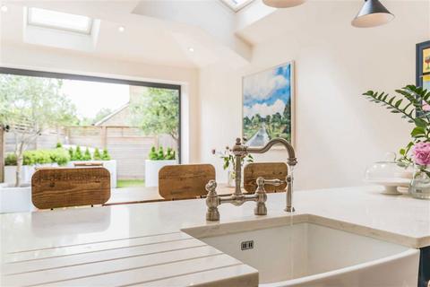 4 bedroom house for sale, Gomer Gardens, Teddington TW11