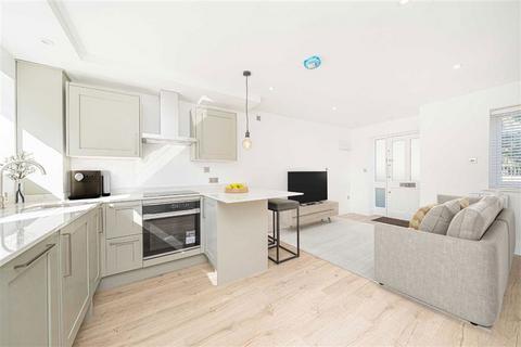 1 bedroom house for sale, Shacklegate Lane, Teddington TW11