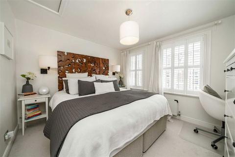 2 bedroom terraced house for sale, Latimer Road, Teddington TW11