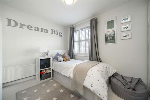15 Latimer Road, Teddington, TW11 8QA