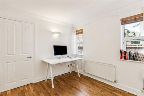 2 bedroom flat for sale, Hampton Road, Teddington TW11