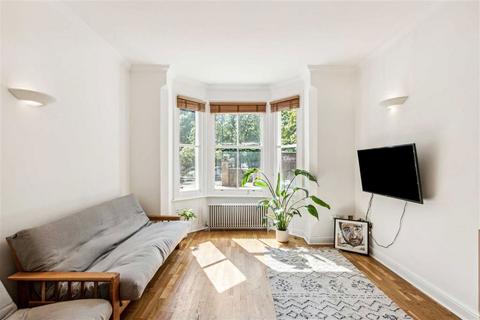 2 bedroom flat for sale, Hampton Road, Teddington TW11