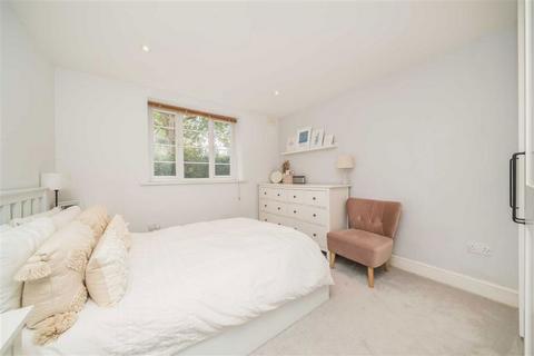 2 bedroom flat for sale, Park Road, Kingston Upon Thames KT1