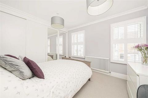 2 bedroom house to rent, York Road, Teddington TW11