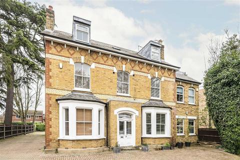 2 bedroom flat for sale, Hampton Road, Teddington TW11