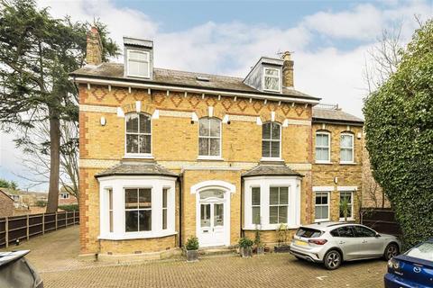 2 bedroom flat for sale, Hampton Road, Teddington TW11