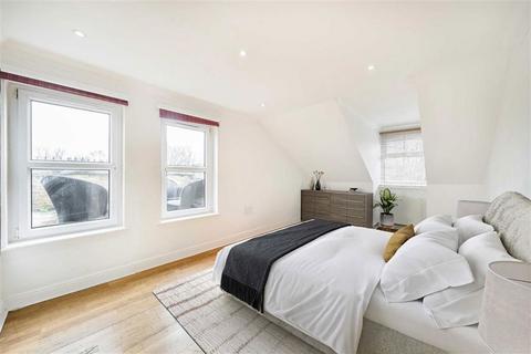 2 bedroom flat for sale, Hampton Road, Teddington TW11