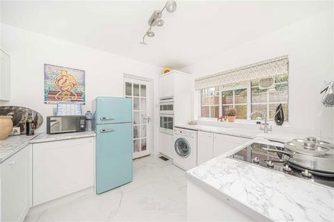 14 Broom Lock, Teddington, TW11 9QP