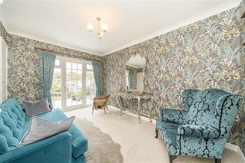 14 Broom Lock, Teddington, TW11 9QP