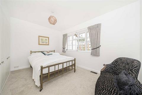 14 Broom Lock, Teddington, TW11 9QP