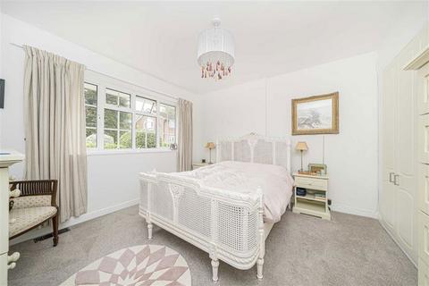 14 Broom Lock, Teddington, TW11 9QP