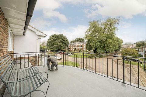 14 Broom Lock, Teddington, TW11 9QP