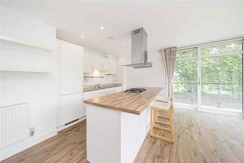 2 bedroom flat for sale, Southcott Road, Teddington TW11