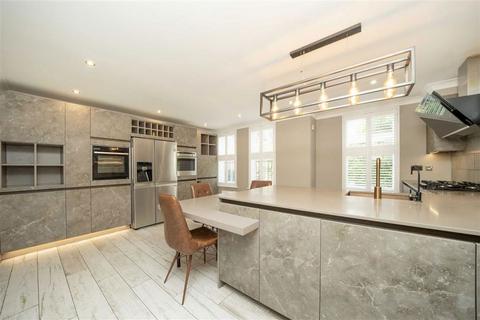 4 bedroom semi-detached house to rent, Langdon Park, Teddington TW11