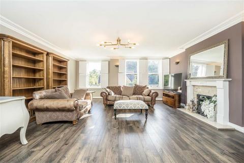 4 bedroom semi-detached house to rent, Langdon Park, Teddington TW11