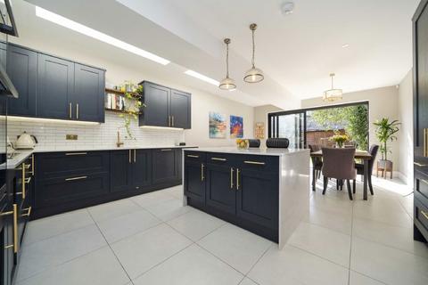 5 bedroom semi-detached house for sale, Himley Road, London SW17