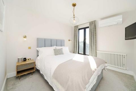 undefined, Himley Road, London SW17