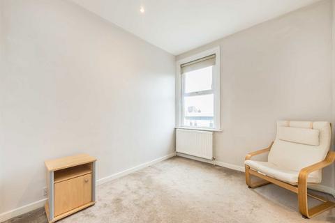 1 bedroom flat for sale, Tooting High Street, London SW17