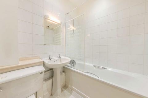 1 bedroom flat for sale, Tooting High Street, London SW17