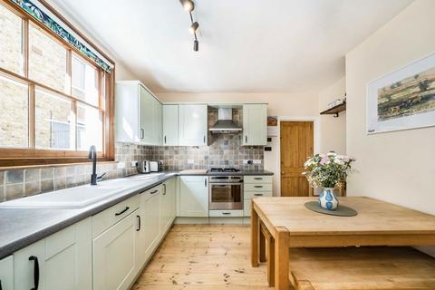 2 bedroom maisonette for sale, Avarn Road, London SW17