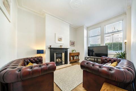 2 bedroom maisonette for sale, Avarn Road, London SW17