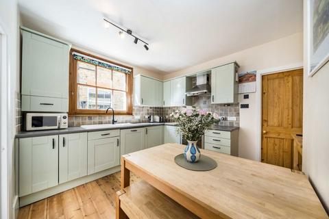 63 Avarn Road, London, SW17 9HB
