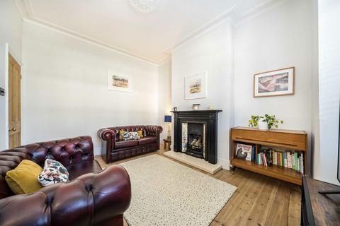 63 Avarn Road, London, SW17 9HB