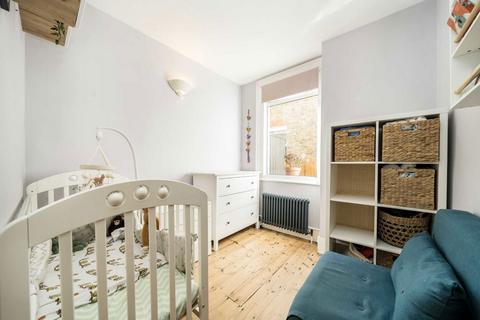 63 Avarn Road, London, SW17 9HB