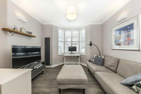 1 bedroom flat for sale, Khama Road, London SW17