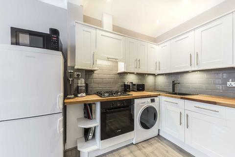 1 bedroom flat for sale, Khama Road, London SW17