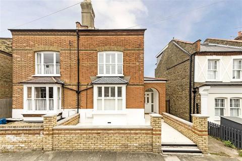 4 bedroom house to rent, Fulwell Road, Teddington TW11