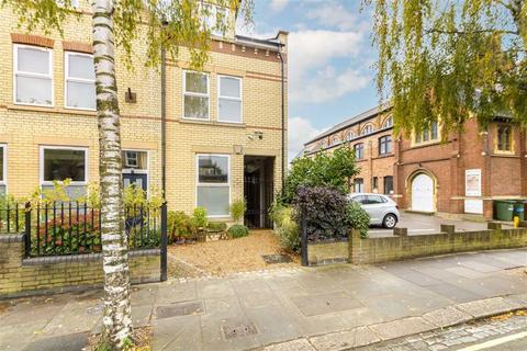 2 bedroom flat to rent, Church Road, Teddington TW11