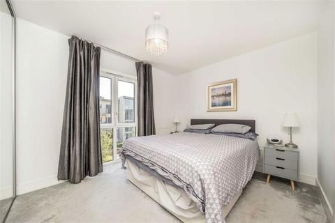 2 bedroom flat to rent, Blagrove Road, Teddington TW11