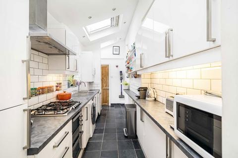 1 bedroom maisonette for sale, Lynwood Road, London SW17