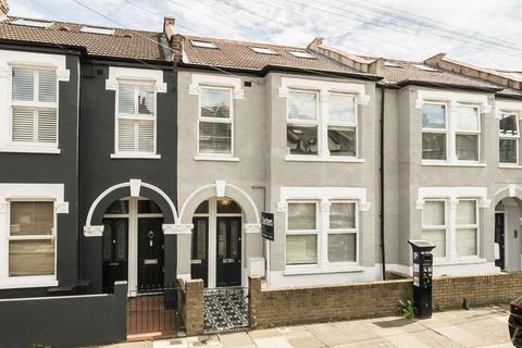 3 bedroom maisonette for sale, Fairlight Road, London SW17