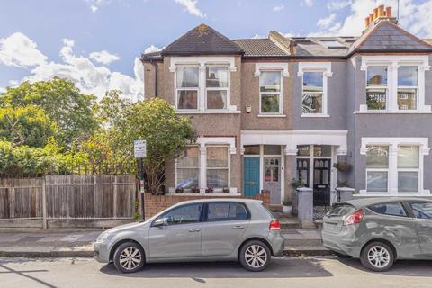 3 bedroom maisonette for sale, Sellincourt Road, London SW17