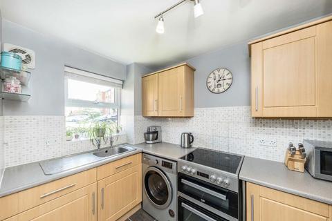 1 bedroom flat for sale, Henry Doulton Drive, London SW17