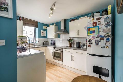 1 bedroom flat for sale, Mitcham Road, London SW17