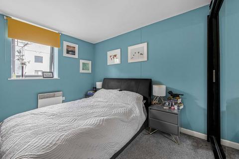 1 bedroom flat for sale, Mitcham Road, London SW17