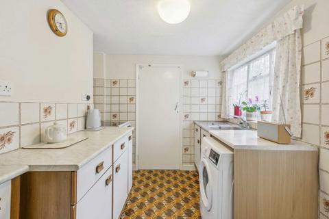 3 bedroom house for sale, Graveney Road, London SW17