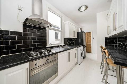 2 bedroom maisonette for sale, Charlmont Road, London SW17