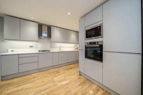 2 bedroom flat for sale, Coverton Road, London SW17