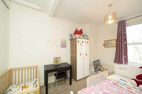 14 Fairlight Road, London, SW17 0JD
