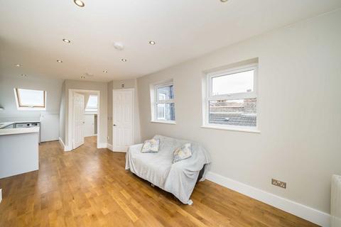 1 bedroom flat for sale, Coverton Road, London SW17