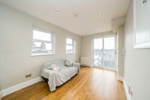 1 bedroom flat for sale, Coverton Road, London SW17