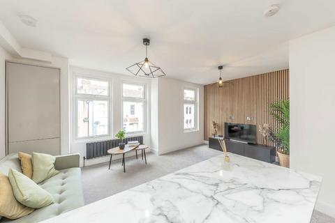 2 bedroom flat for sale, Fairlight Road, London SW17