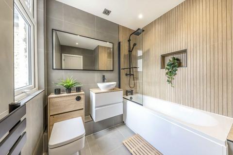 15 Fairlight Road, London, SW17 0JE