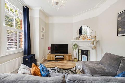 2 bedroom maisonette for sale, Salterford Road, London SW17