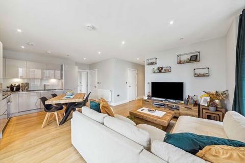 2 bedroom flat for sale, Summerstown, London SW17