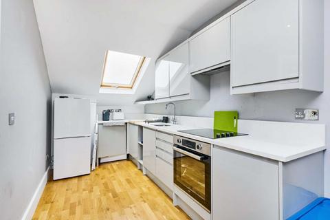 1 bedroom flat for sale, Fairlight Road, London SW17